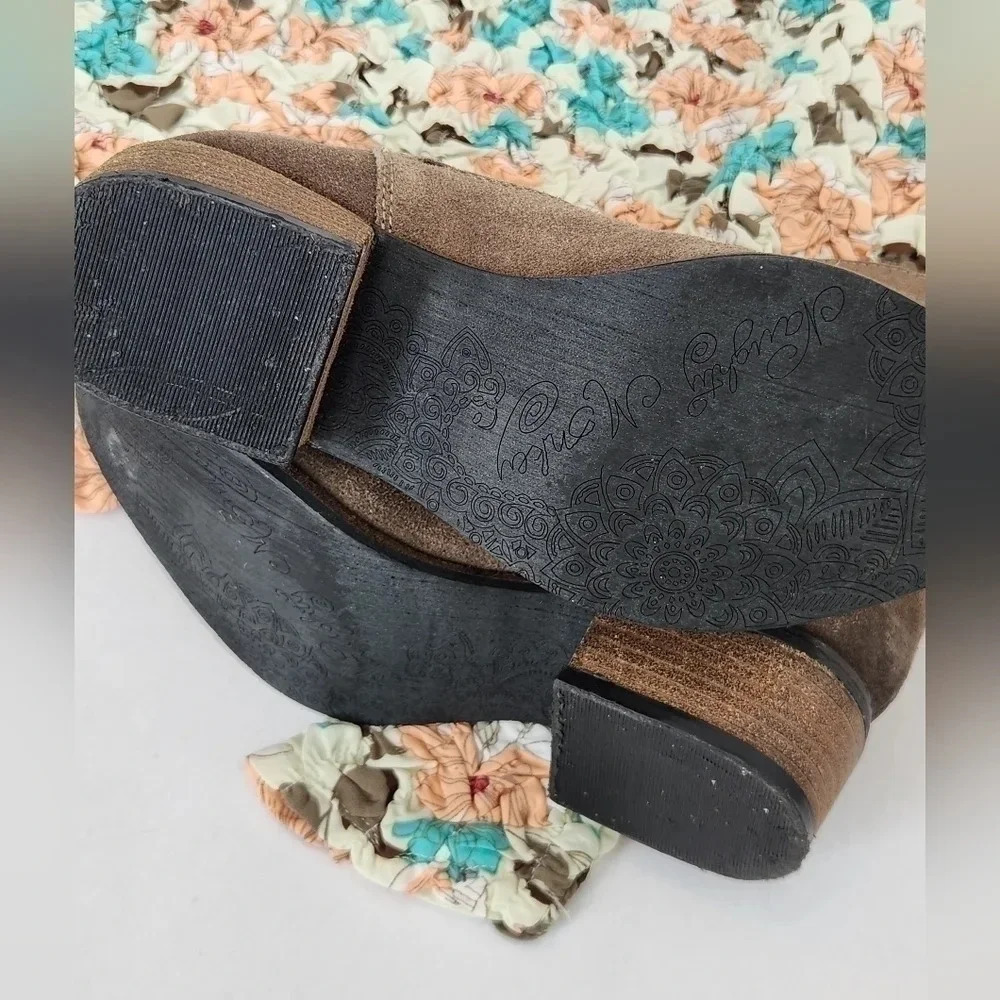 || NAUGHTY MONKEY || taupe, suede booties - Picture 6 of 7